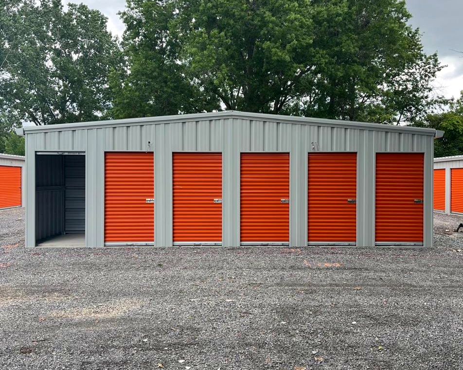 Spacious 10 × 20 Full-Garage Units